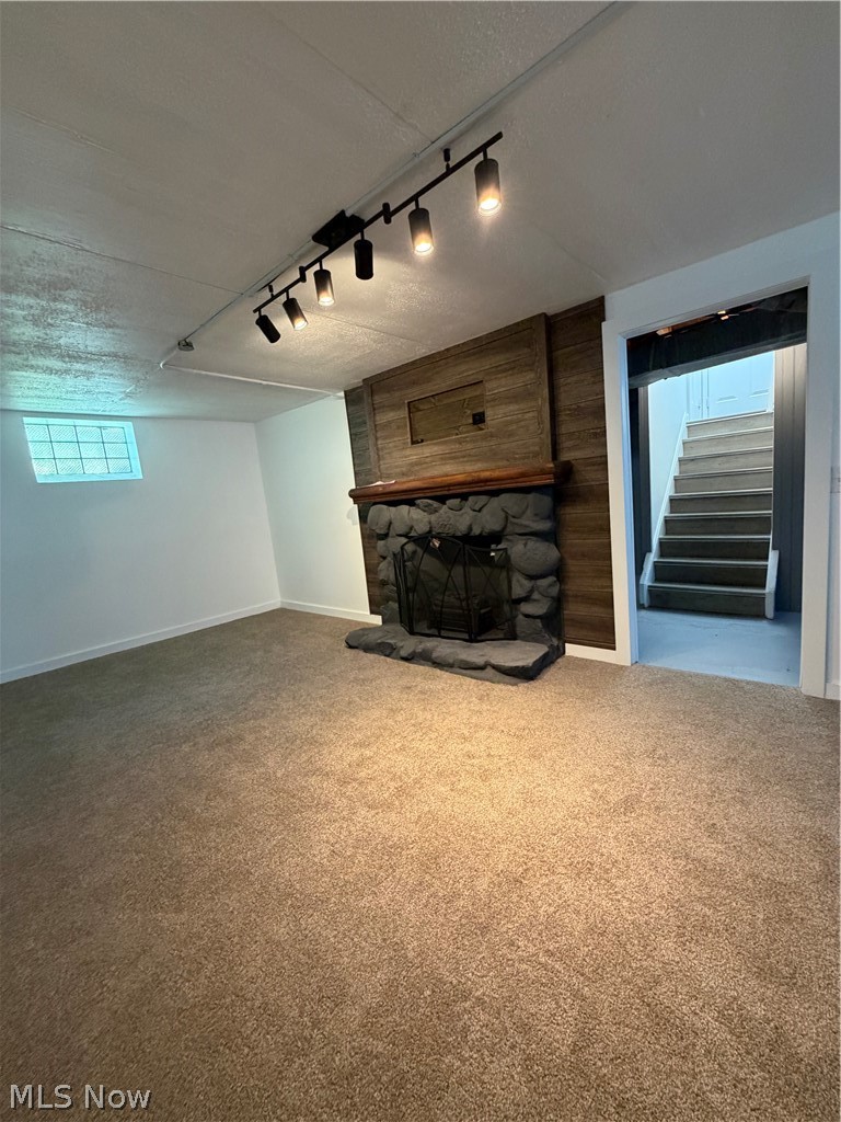 230 E 211th Street Property Photo 45