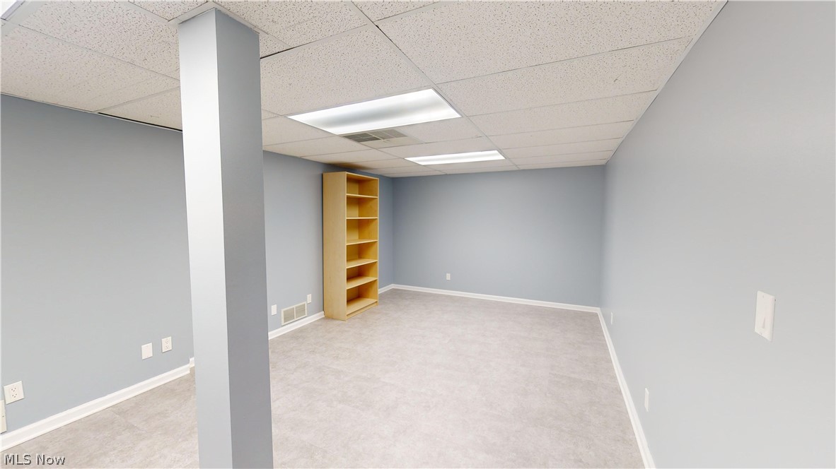 400 E Main Street L8 Property Photo 17