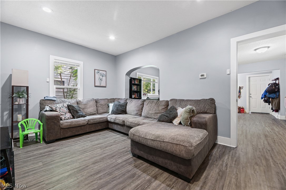 761 Carlysle Street Property Photo 4