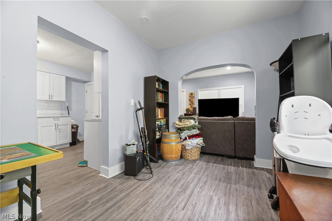 761 Carlysle Street Property Photo 5