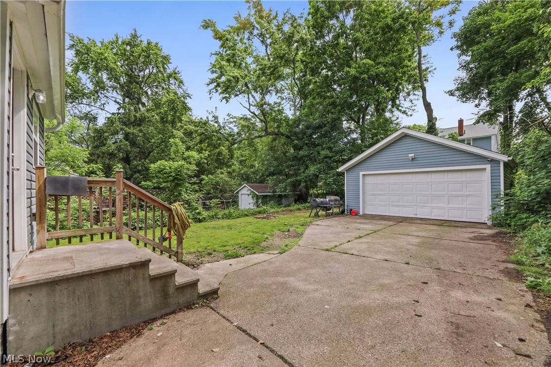 761 Carlysle Street Property Photo 31