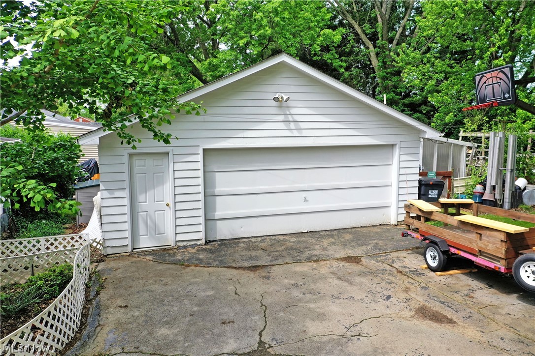 7435 Westview Drive Property Photo 4