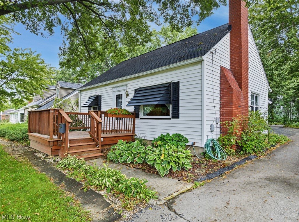 7435 Westview Drive Property Photo 4