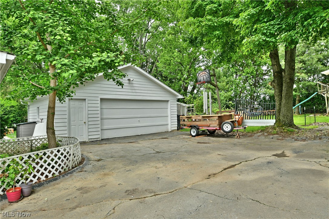 7435 Westview Drive Property Photo 5