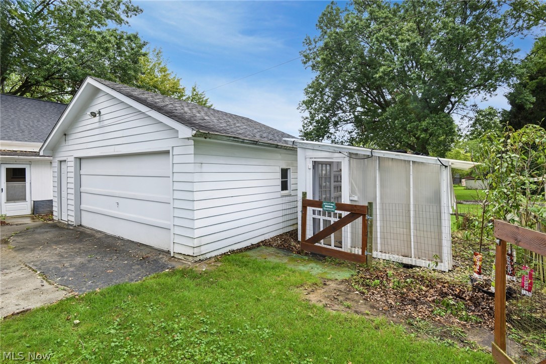 7435 Westview Drive Property Photo 8