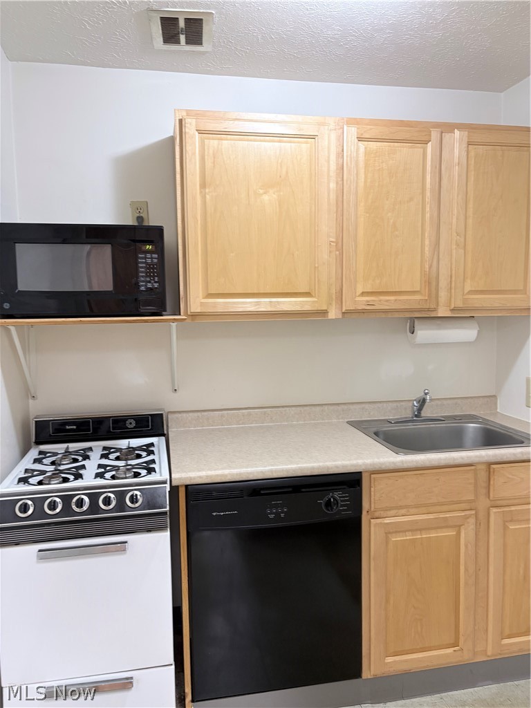 3202 St Clair Avenue Ne Property Photo 11