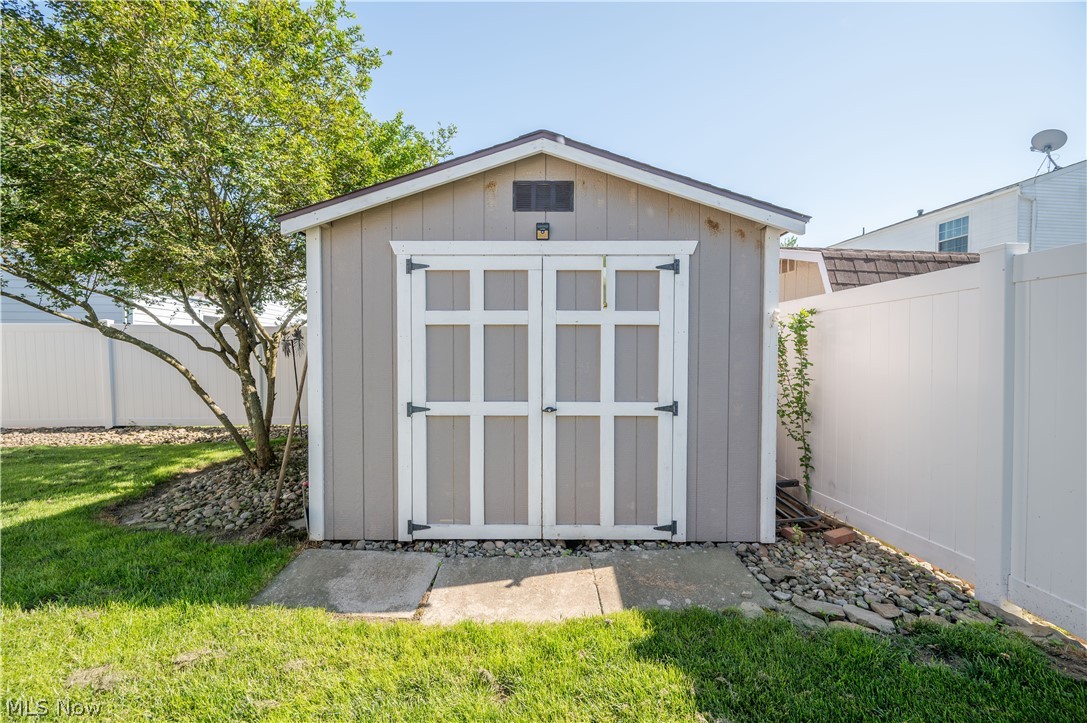 814 Illinois Avenue Property Photo 49