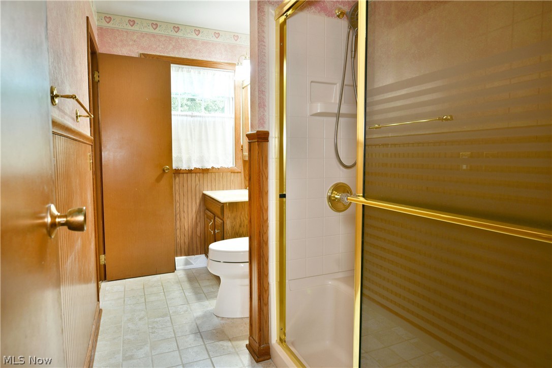 566 Greenleaf Avenue Ne Property Photo 7
