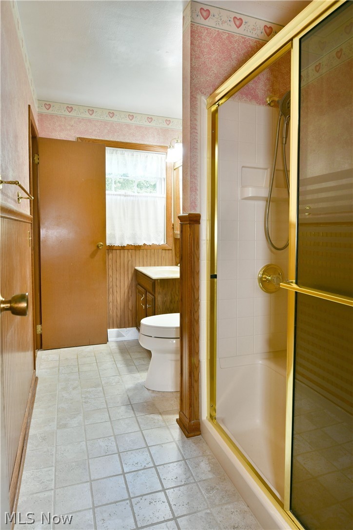566 Greenleaf Avenue Ne Property Photo 8