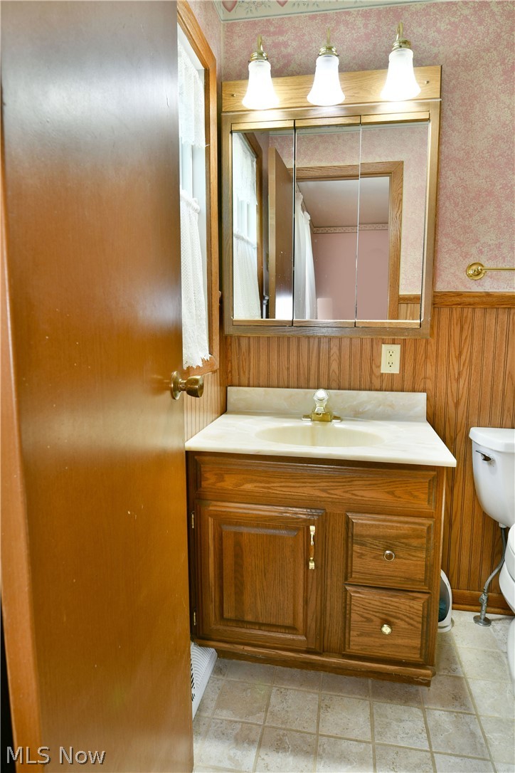 566 Greenleaf Avenue Ne Property Photo 12