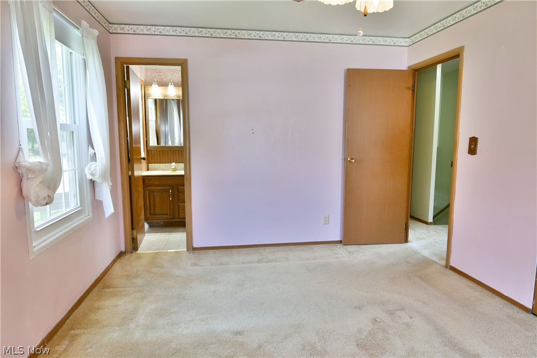 566 Greenleaf Avenue Ne Property Photo 16