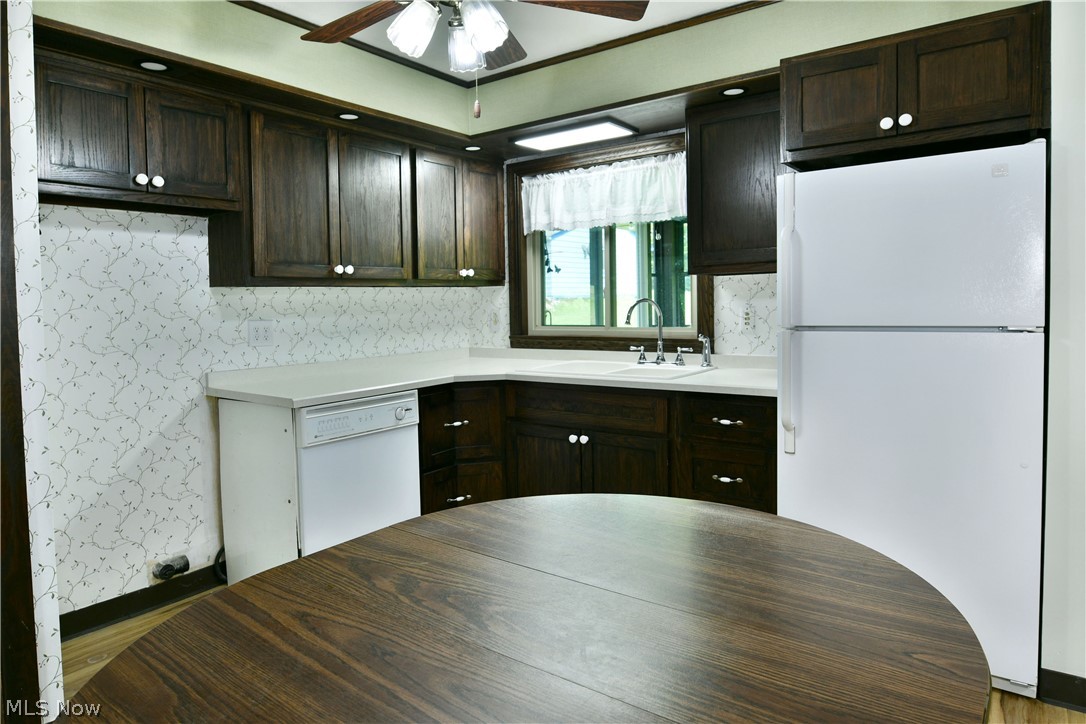 566 Greenleaf Avenue Ne Property Photo 31