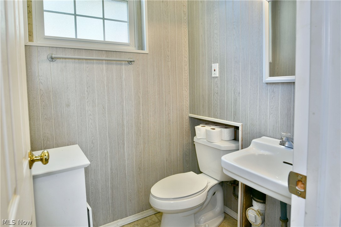 566 Greenleaf Avenue Ne Property Photo 38