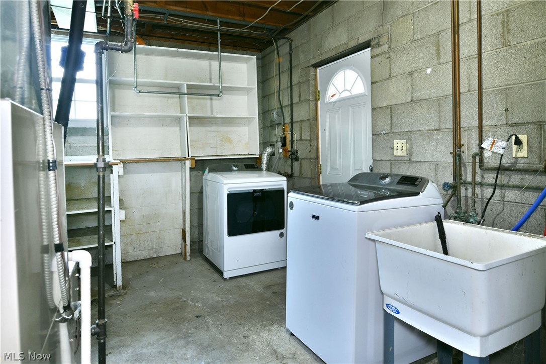 566 Greenleaf Avenue Ne Property Photo 40