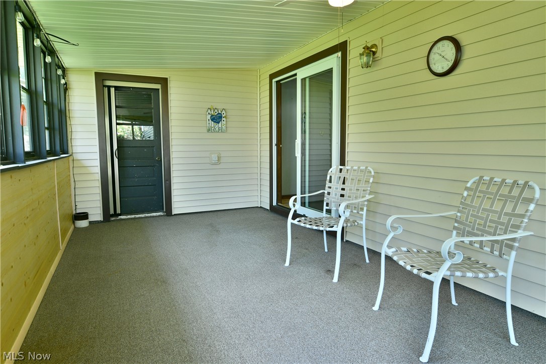 566 Greenleaf Avenue Ne Property Photo 43