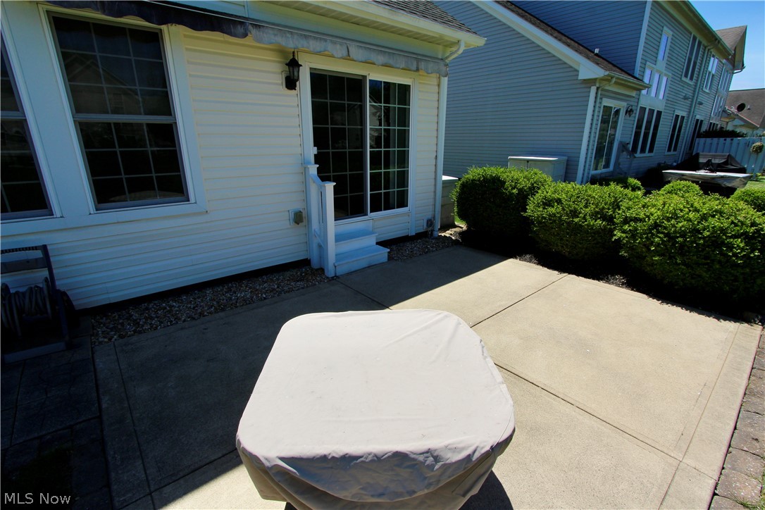 27242 Emerald Oval S Property Photo 5