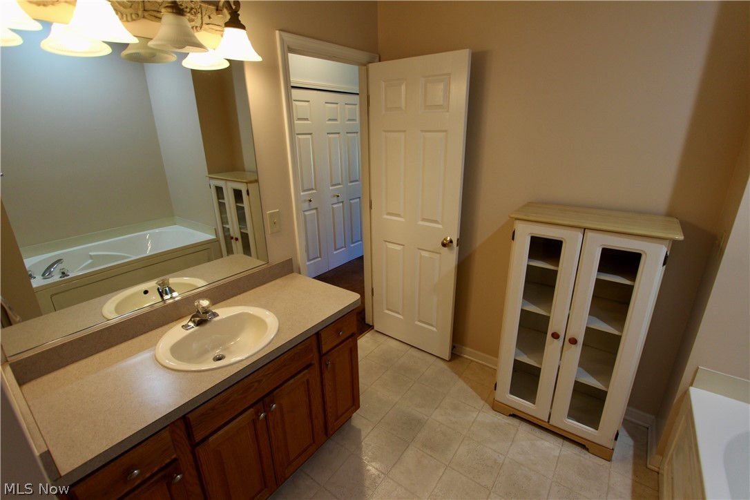 27242 Emerald Oval S Property Photo 16
