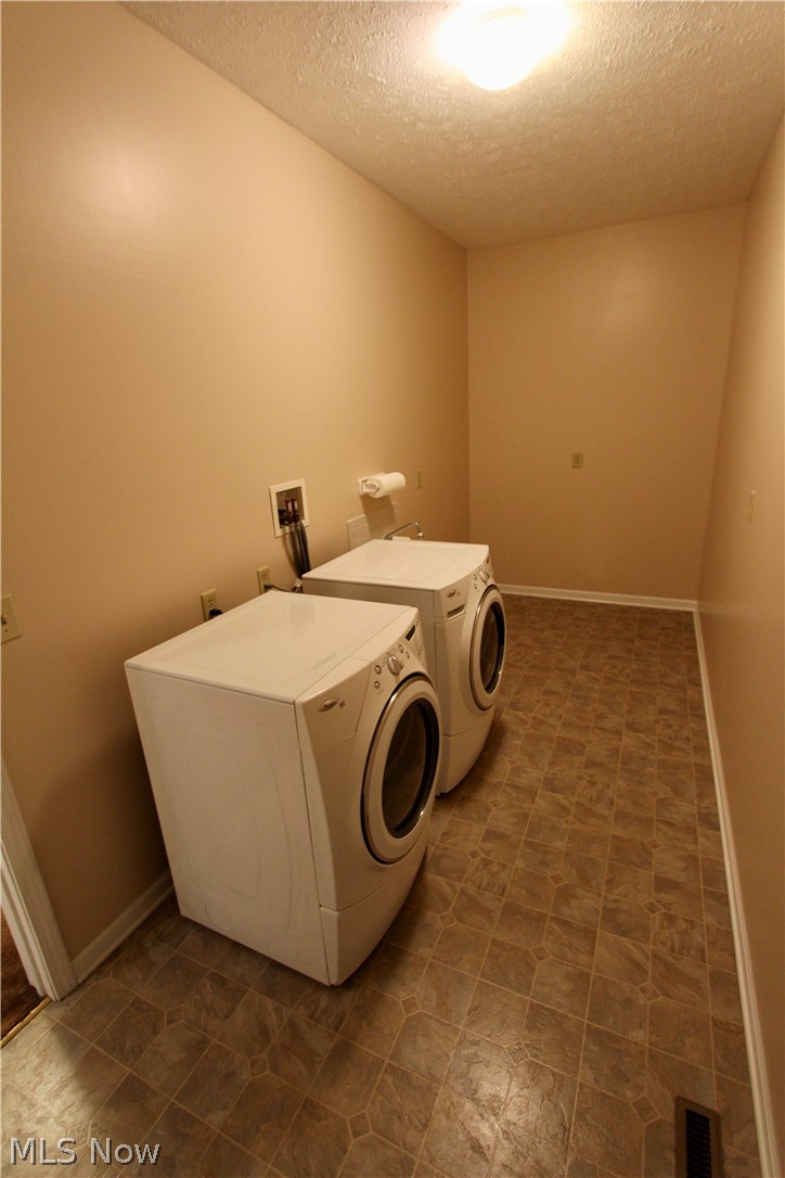 27242 Emerald Oval S Property Photo 25