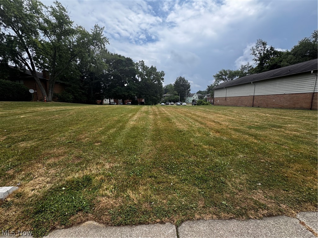 444 Sumner Street Property Photo 2