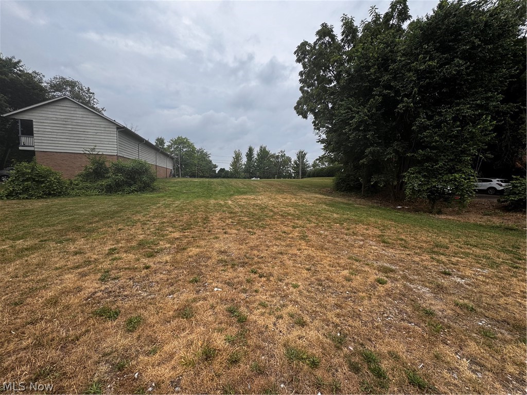 444 Sumner Street Property Photo 4
