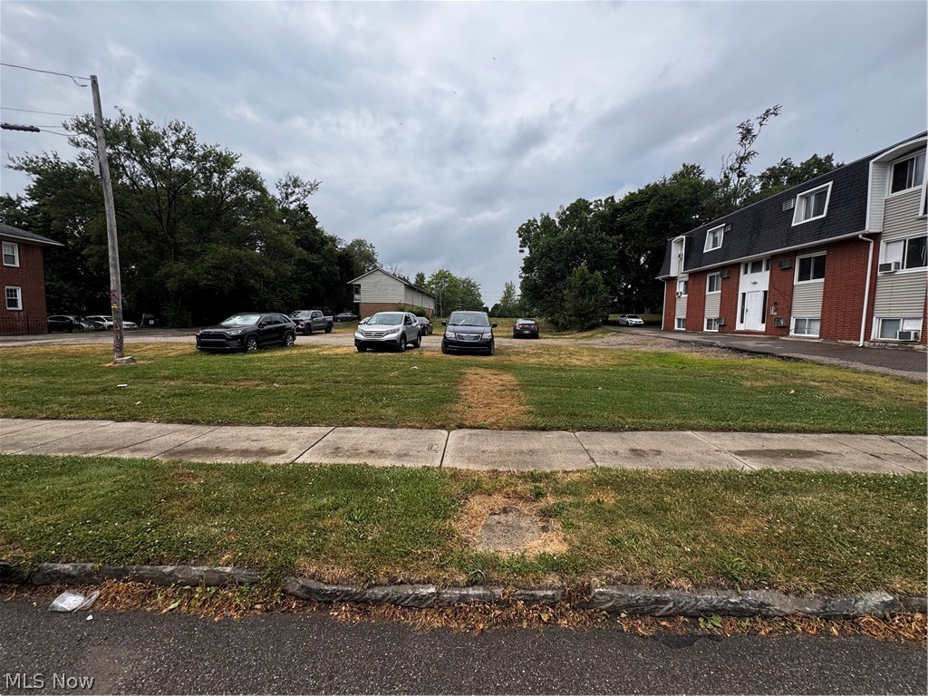 444 Sumner Street Property Photo 5