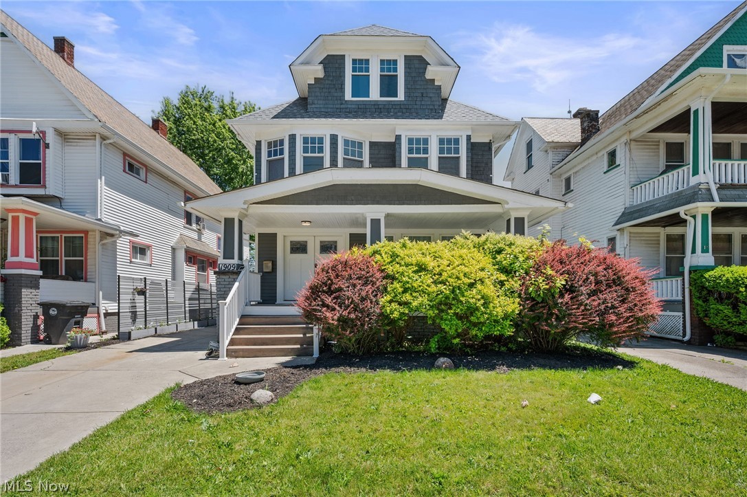 1909 W 74th Street Property Photo 1