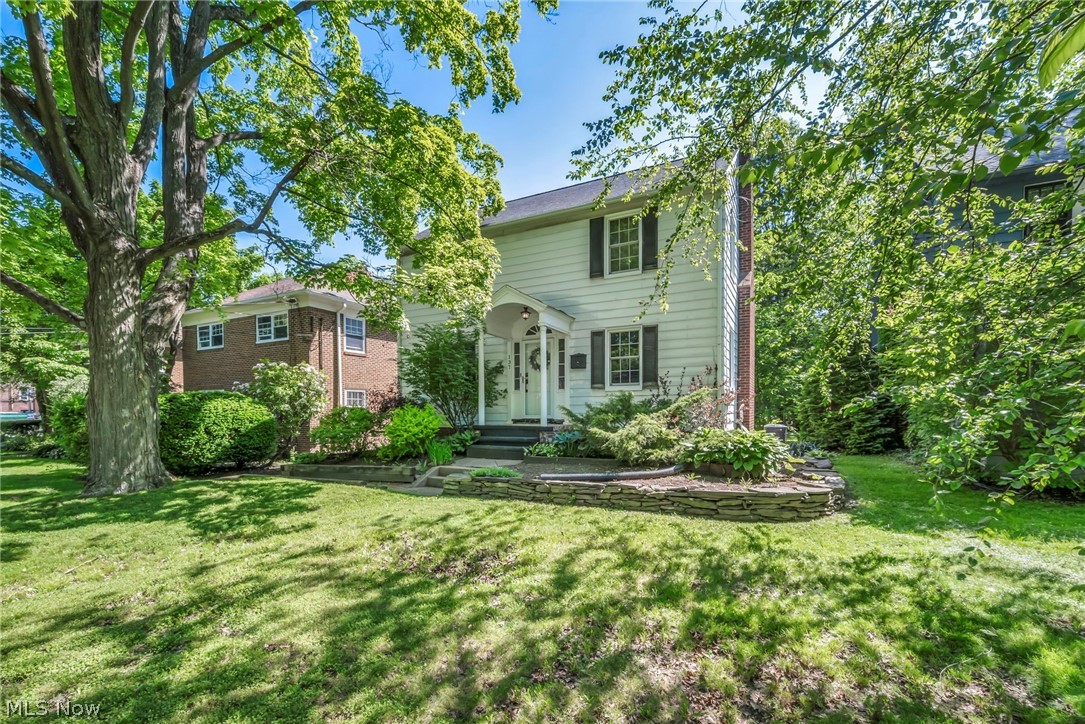 137 N Rose Boulevard Property Photo 3