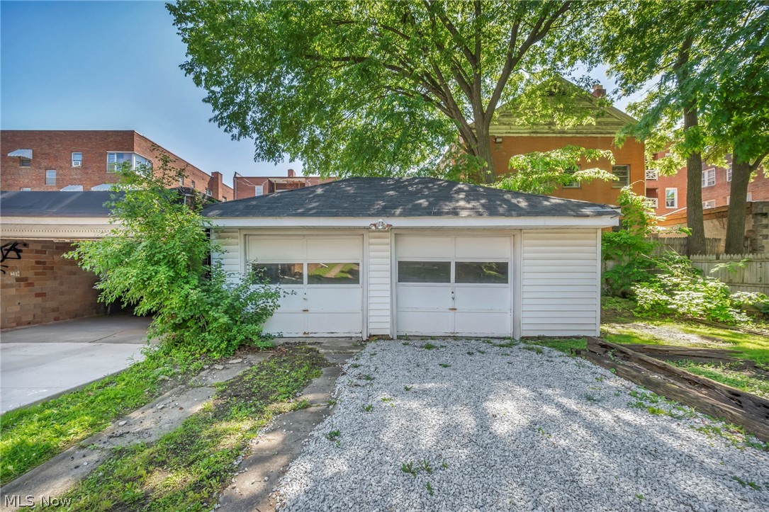 137 N Rose Boulevard Property Photo 44