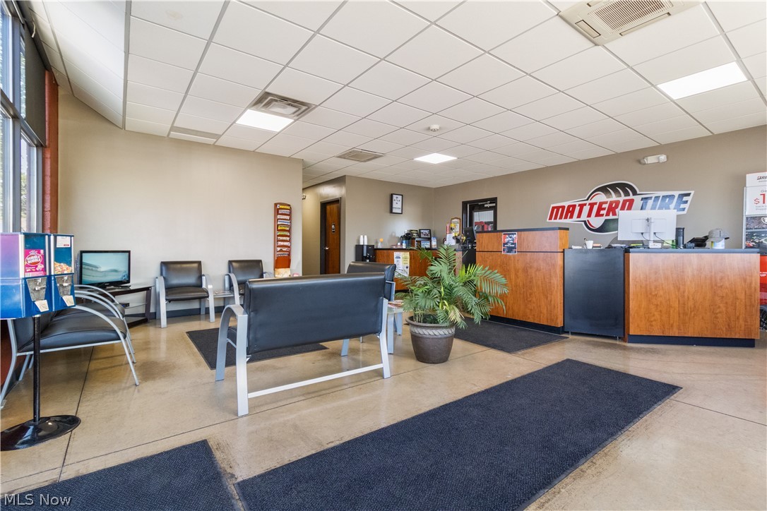 419 Lincoln Property Photo 18