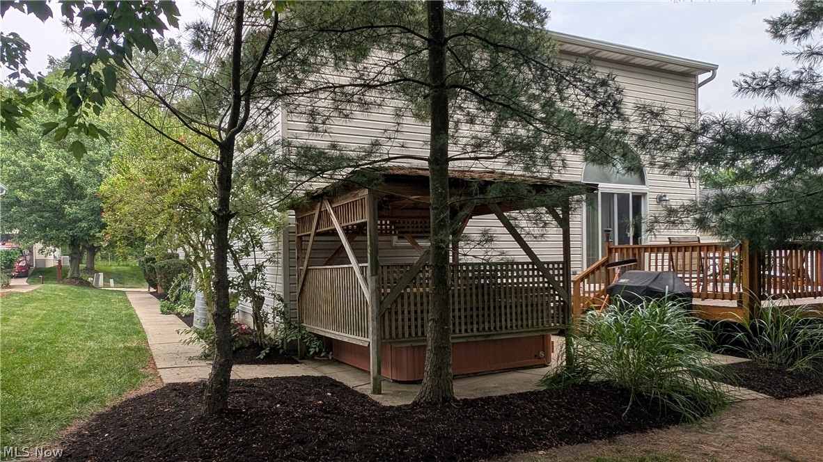 144 Royal Crest Drive O Property Photo 4