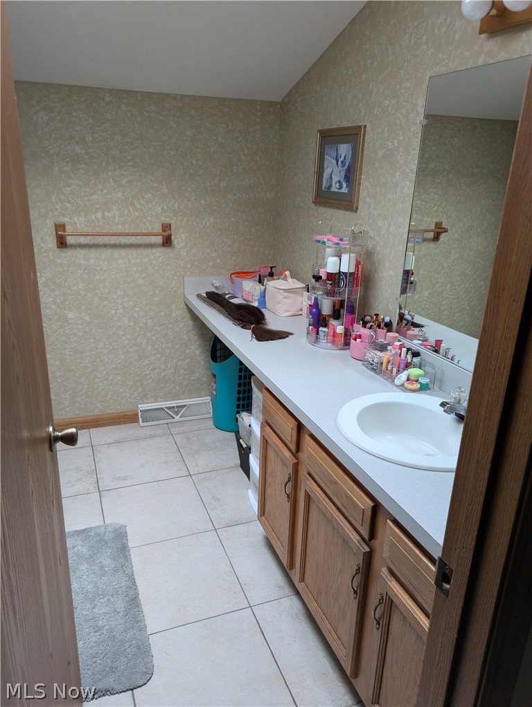 144 Royal Crest Drive O Property Photo 35