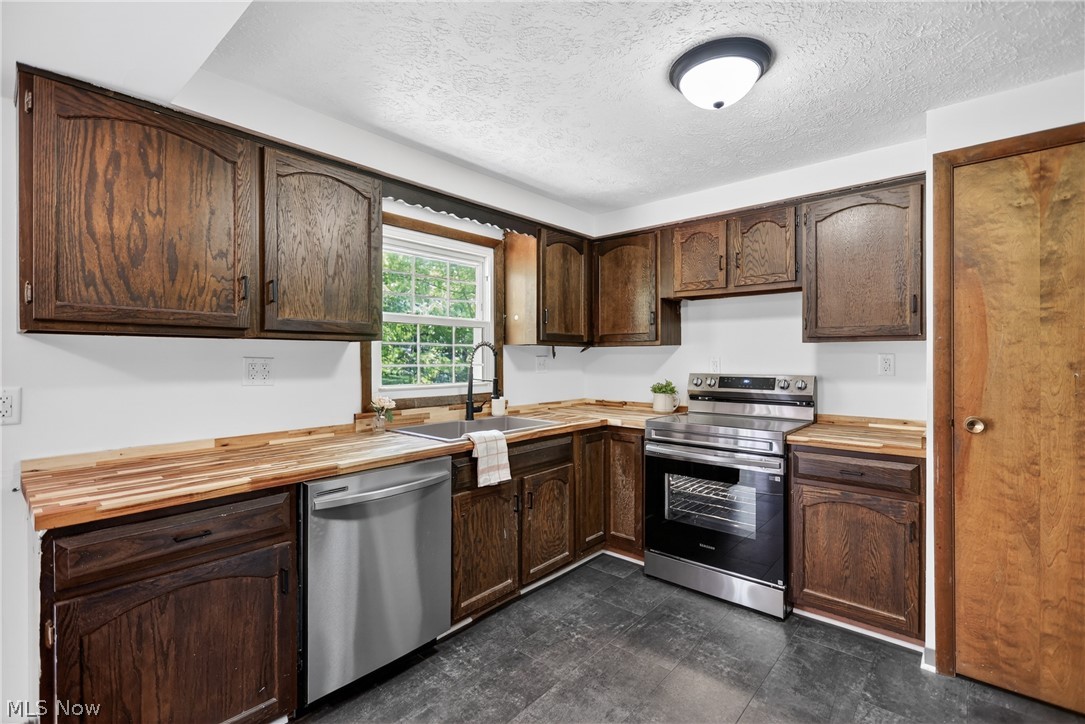 7926 Price Schaffer Road Property Photo 3