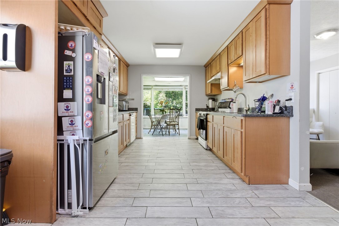 2431 White Road Property Photo 3