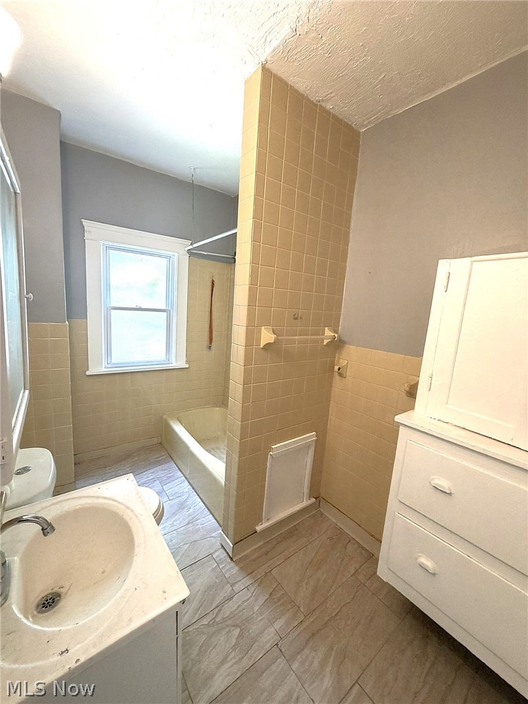 10514 Lamontier Avenue Property Photo 17
