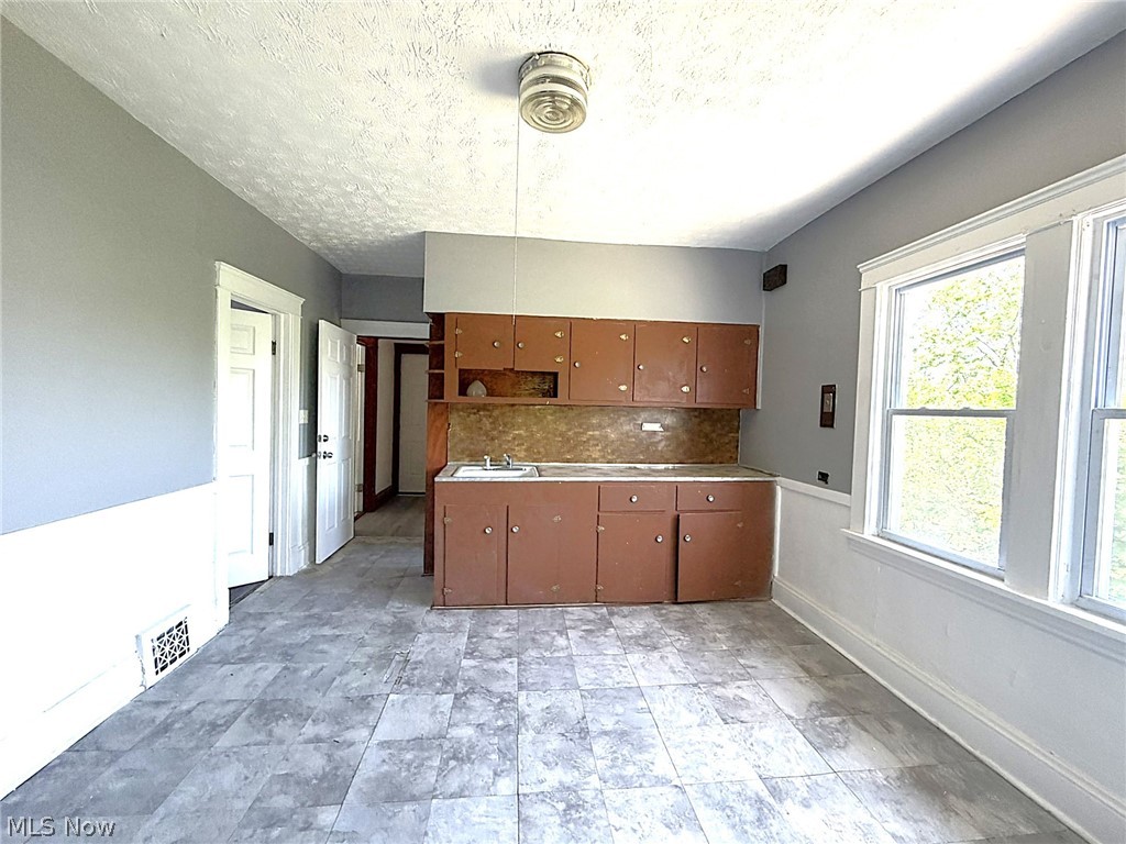10514 Lamontier Avenue Property Photo 36