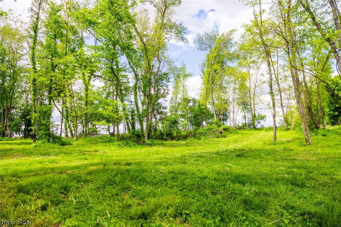 4686 Valley Road Property Photo 4
