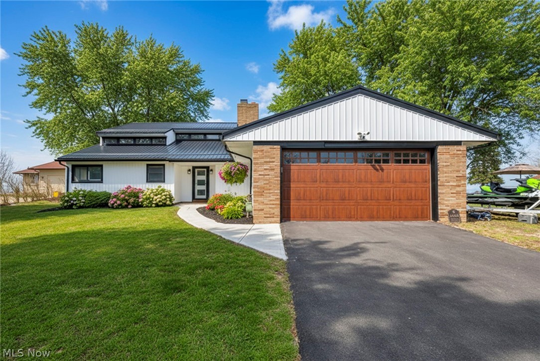 32321 Lake Shore Boulevard Property Photo 1
