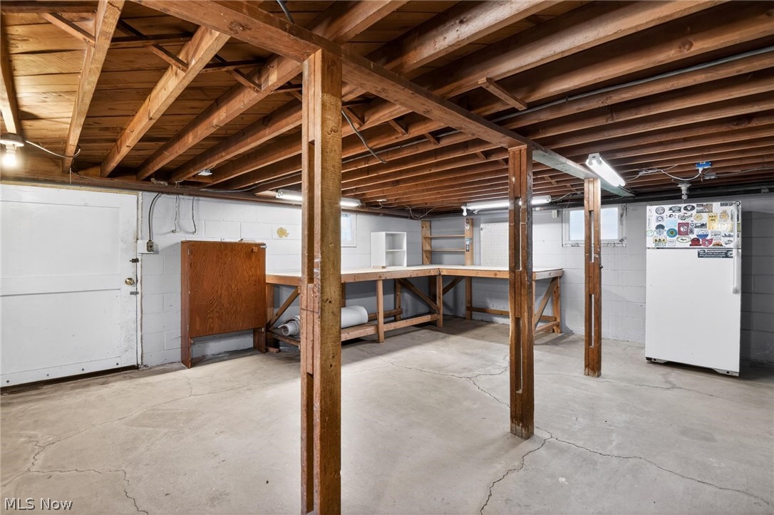 2690 S Canfield Niles Road Property Photo 25