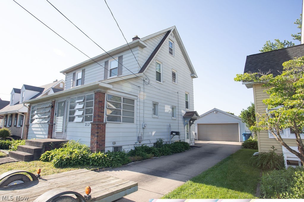 213 Como Street Property Photo 3