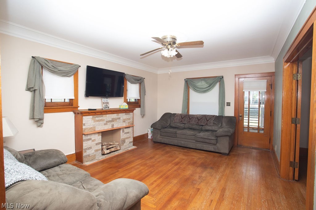213 Como Street Property Photo 5