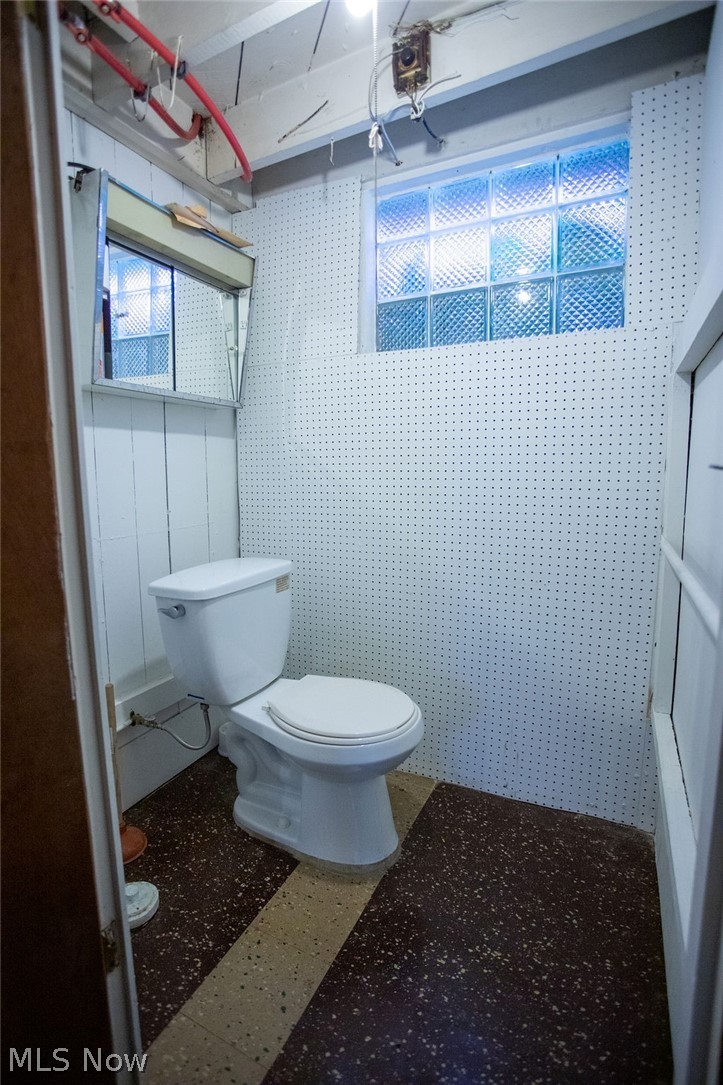 213 Como Street Property Photo 18