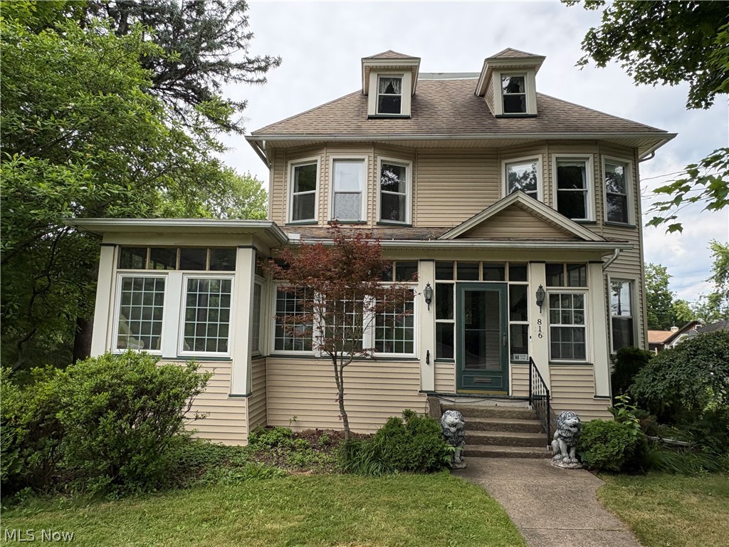 816 N Market Street Property Photo 1