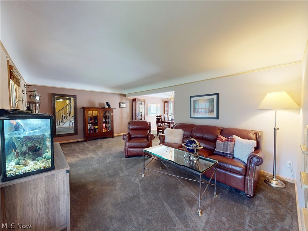 7885 Pear Tree Drive Property Photo 3