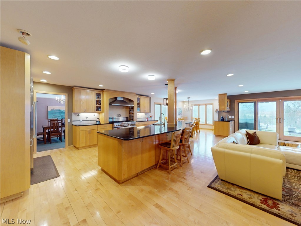 7885 Pear Tree Drive Property Photo 8