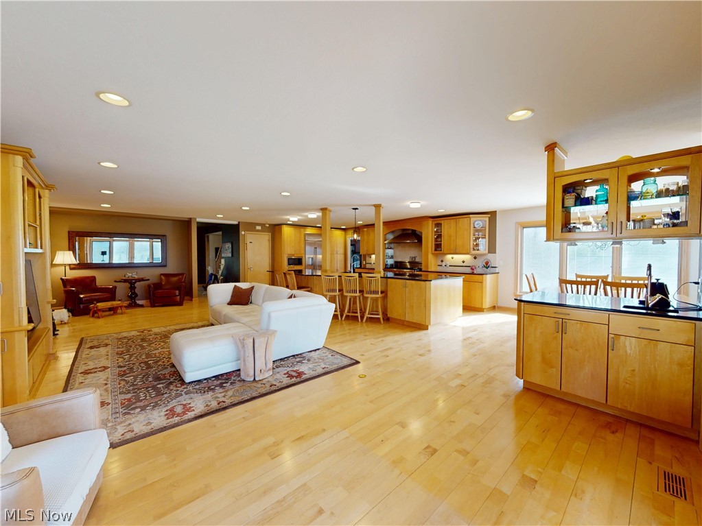 7885 Pear Tree Drive Property Photo 13