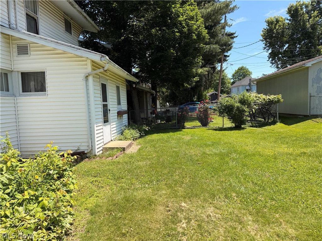1018 Foster Avenue Property Photo 6