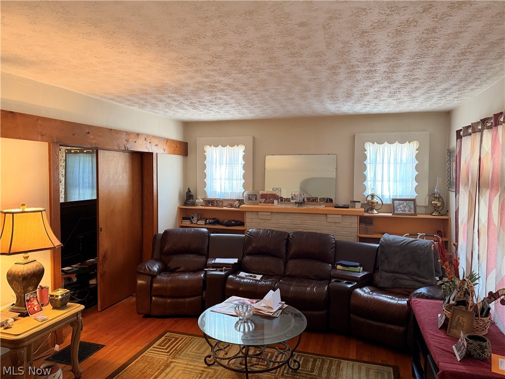 1018 Foster Avenue Property Photo 12