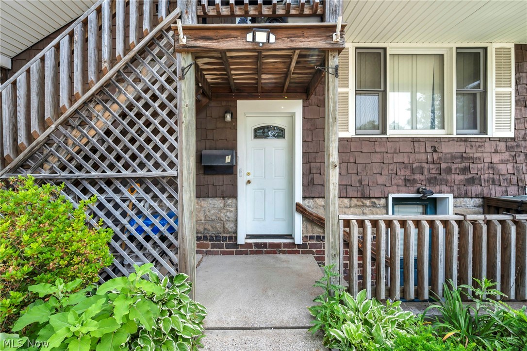 1202 Lawrence Road Ne Property Photo 2