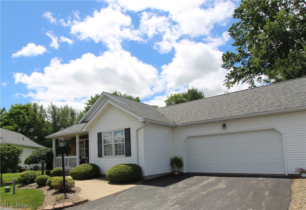 13 Hedgerows Property Photo 1