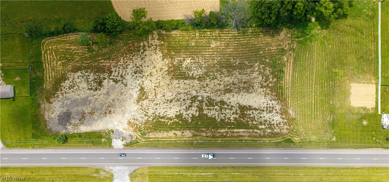 E Lincoln Way Property Photo 5